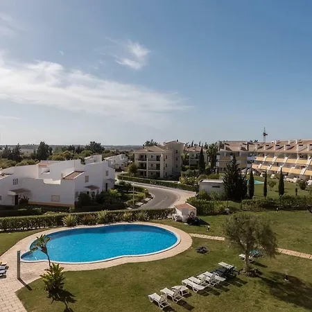 Checkincheckout Falesia With Pool דירה